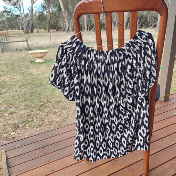 Regatta, size 14, ladies cowl kneck top - Picture 3 of 3